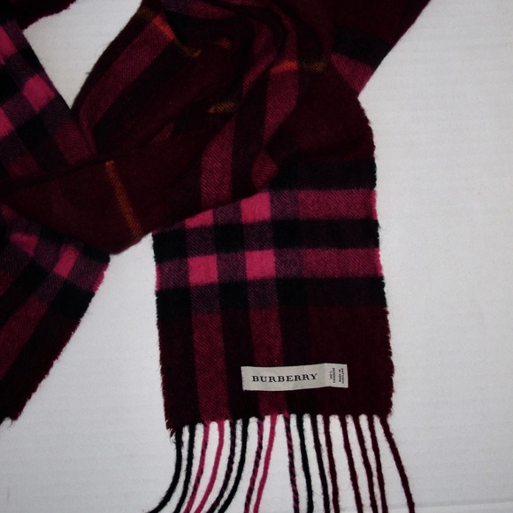 Burberry Scarf Rare Raspberry Cashmere Plaid Skinny Long Fringe made in Scotland - Picture 5 of 5